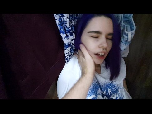 ❤️ Nakit-an akong igsoong babaye sa aparador ug gitabangan siya sa iyang cum ️❌ Sex sa amon ❤